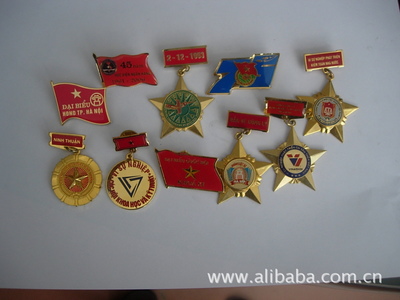 五金仿軍事胸章、五金五角星胸章、紀(jì)念徽章、紀(jì)念收藏品
