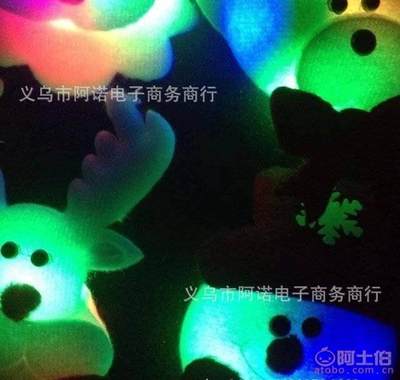 【阿諾廠家直銷閃光毛絨胸針圣誕發(fā)光胸章老人雪人圣誕節(jié)禮品飾品】義烏市阿諾電子商務(wù)商行 - 產(chǎn)品庫