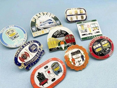 金屬徽章定 制 烤漆異性勛章*榮譽(yù)胸章獎(jiǎng)?wù)驴ㄍㄐ；瞻嗷? />
</span>
<span id=