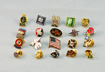 徽章、紀念幣、胸章、鑰匙扣、標牌銘牌、袖扣價格_紀念章、紀念盤、徽章校徽、胸章、胸針、鑰匙扣、領帶夾、起子、獎章、運動章、標牌、銘牌、證章、袖扣、金屬商標等各種金屬工藝品. _上海閘北區徽章、紀念幣、胸章、鑰匙扣、標牌銘牌、袖扣生產供應商_盡在搜了網