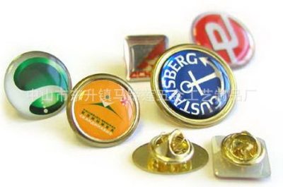 【馬蹄蓮高檔胸章金屬徽章定做胸牌定制紀念章校徽司徽訂做生產工藝品制作】中山市東升鎮馬蹄蓮五金工藝制品廠 - 產品庫