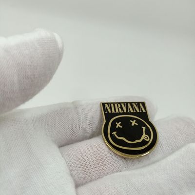 草莓音樂節(jié)金屬徽章、美國nirvava樂隊粉絲胸章、琺瑯工藝胸章、